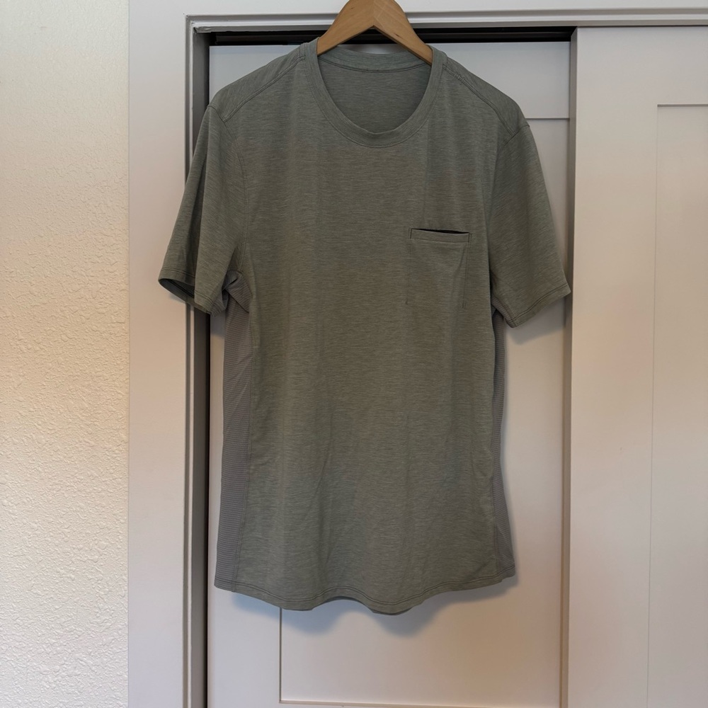 lululemon athletica Grey Short Sleeve Tee‎
